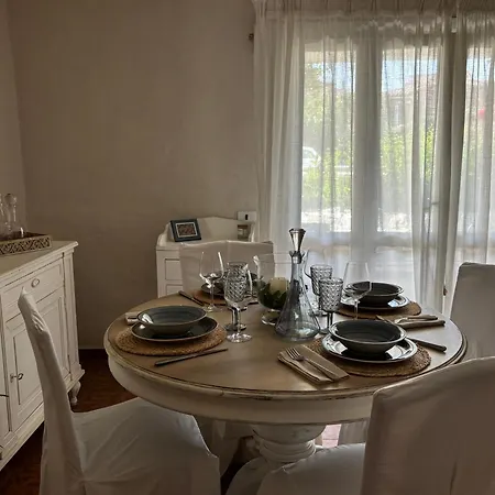 Будинок відпочинку Bifamiliare Con Giardino Ольбія