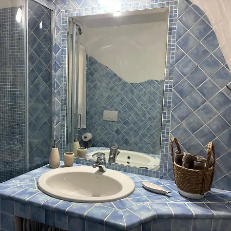 Bifamiliare Con Giardino * Ольбія