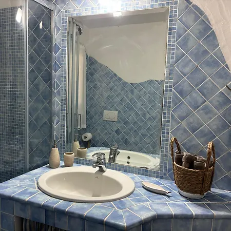 Bifamiliare Con Giardino Ольбія