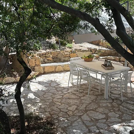 Bifamiliare Con Giardino *